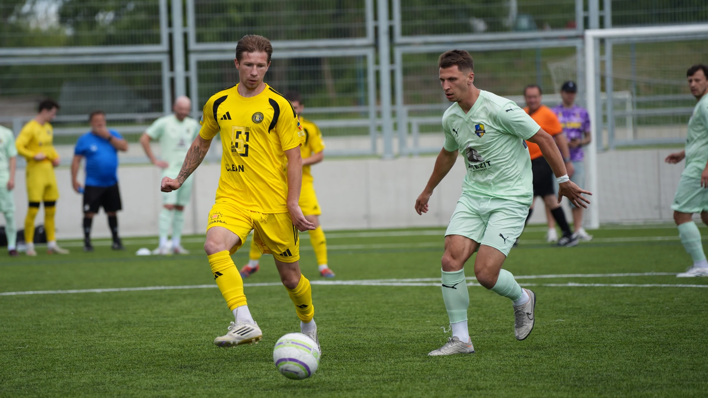 Dominance favoritů a střelecké hody v 12. kole Socca Czech Ligy